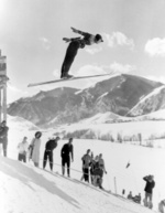 Historic20skiers_1